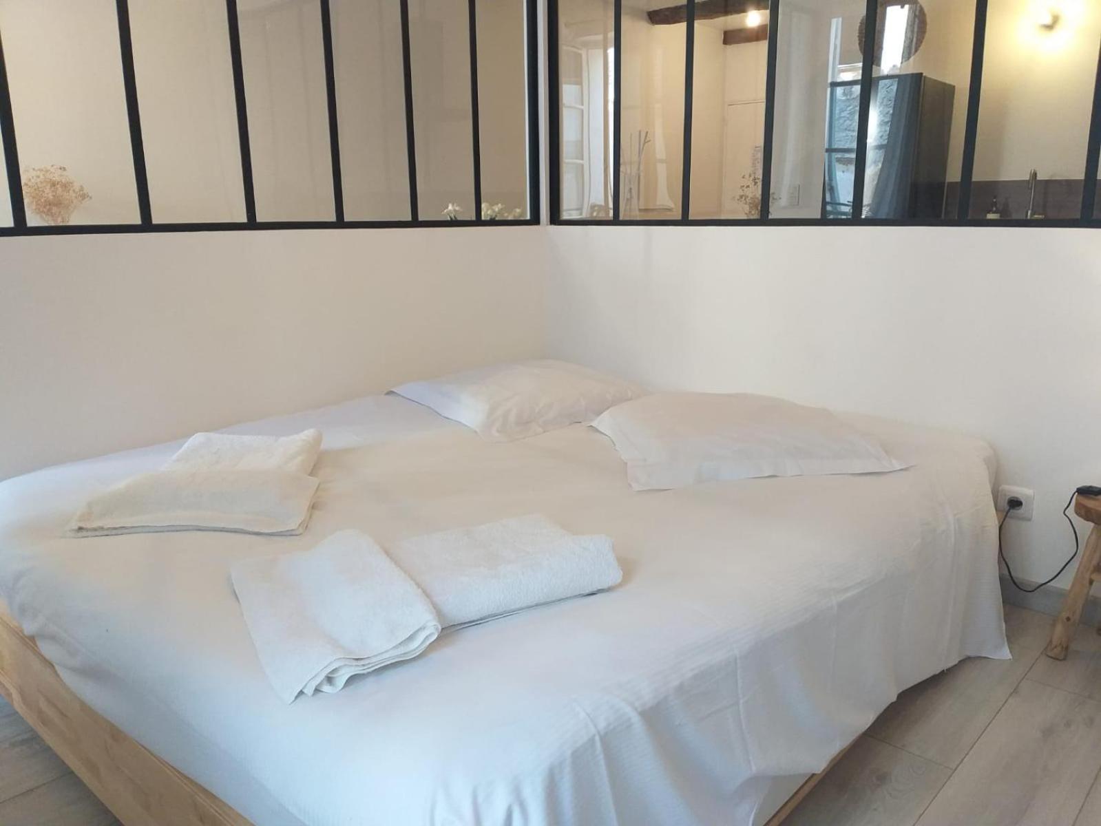 Apartament Beau Loft Au Coeur De Tulon Zewnętrze zdjęcie